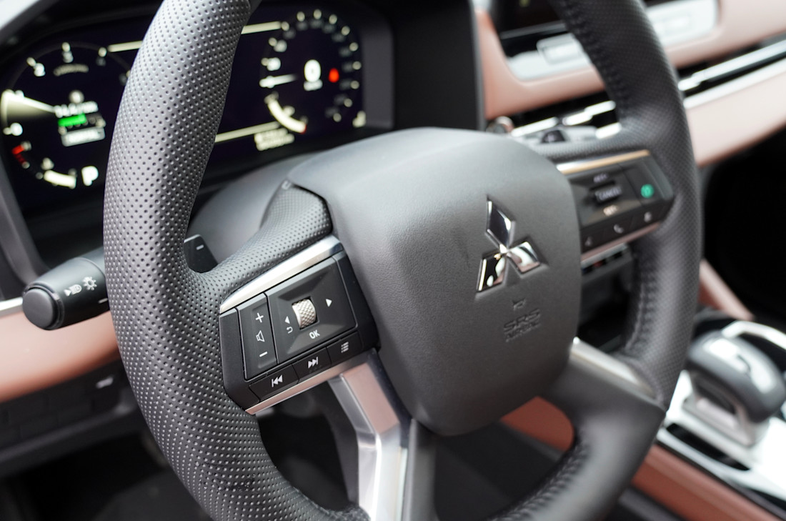 Mitsubishi-Outlander-GT-2026 (33).jpg