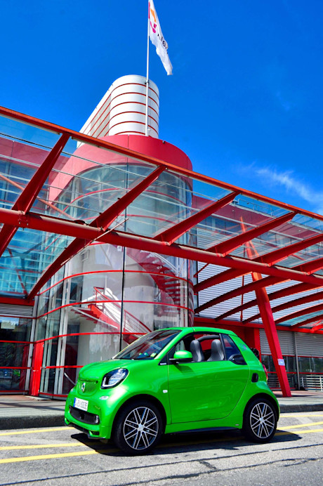 Editorial 2017 smart fortwo electric drive cabrio 08 mb