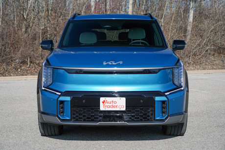 Editorial 2024 kia ev9 land gt line awd td 240417 01 di