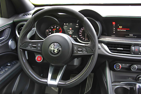 Editorial 2019 alfa romeo stelvio quadrifoglio awd 29 dw
