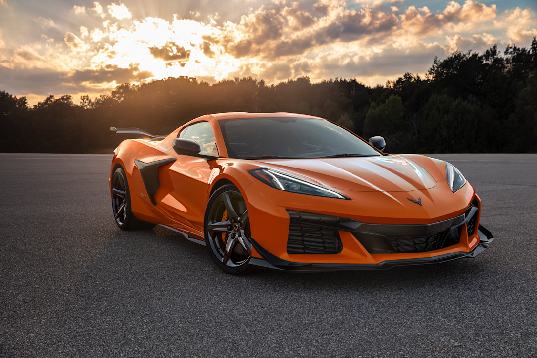 2023-Chevrolet-Corvette-Z06-003