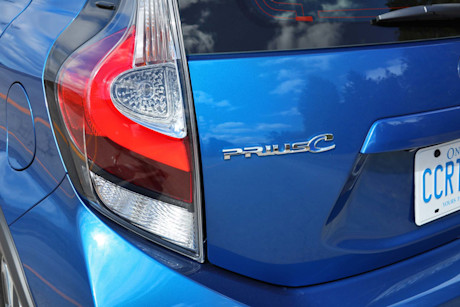 Editorial 2019 toyota prius c technology 15 jm