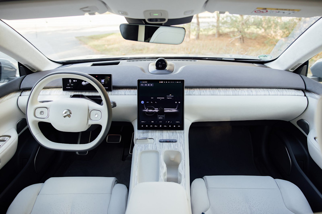 nio-et7-2022-6.jpg
