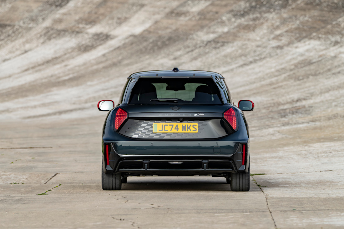 P90571681_highRes_the-mini-john-cooper.jpg