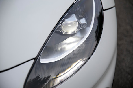 Editorial 2023 aston martin dbx 707 04 jw