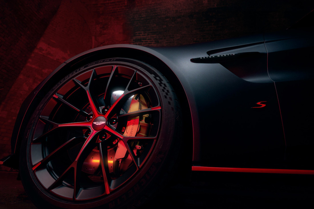 Aston-Martin-vantage-S-2025 (1).jpg