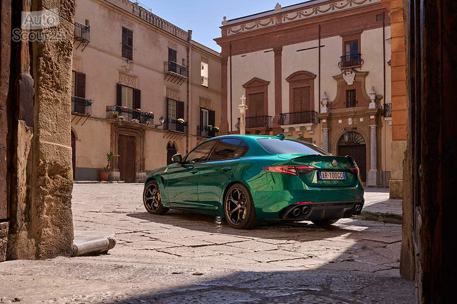 Alfa Romeo-Giulia-Stelvio-Q-100°anniversary-2023 (5).jpg