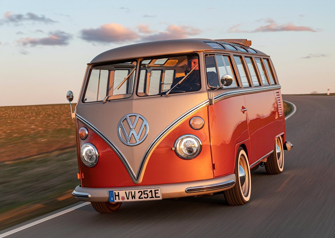 Volkswagen-e-Bulli_Concept-2020-1280-02.jpg