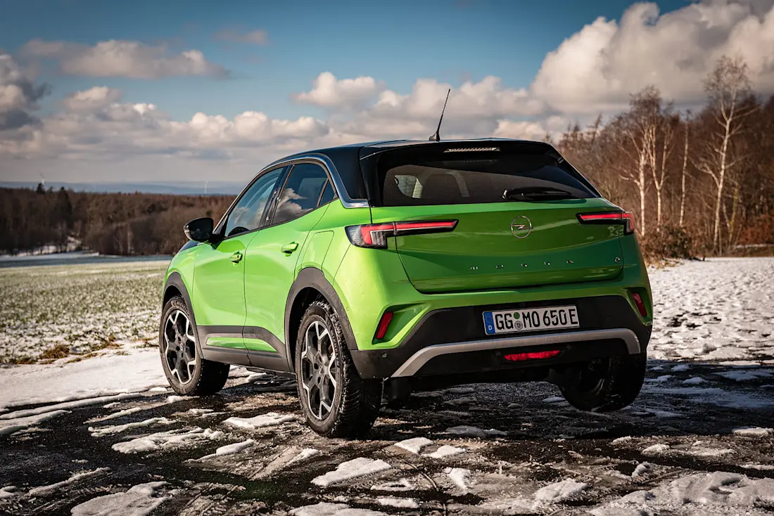 Opel-Mokka-e-Side-Rear Opel-Mokka-e-Side-Rear