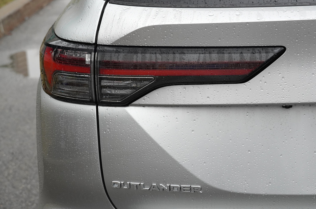 Mitsubishi-Outlander-GT-2026 (4).jpg