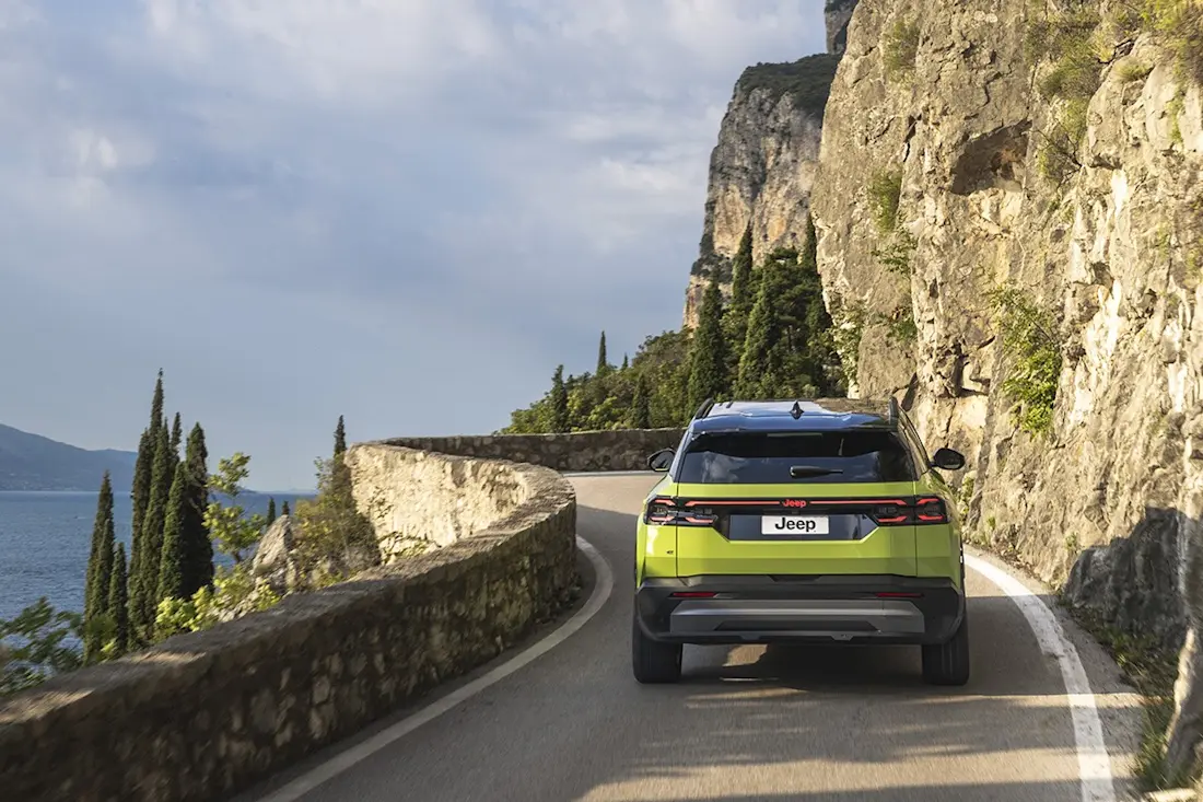 BEBE20251127 Jeep Compass 07