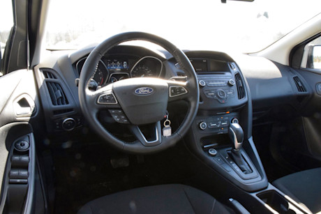 Editorial 2015 ford focus se hatchback jp 10