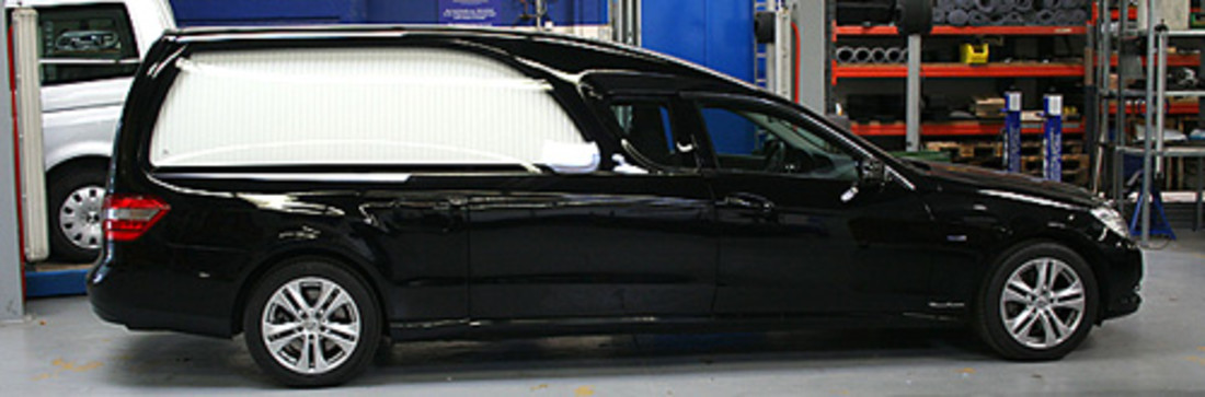 Reportage: Bestattungswagen-Spezialist Pollmann – Pimp my last ride