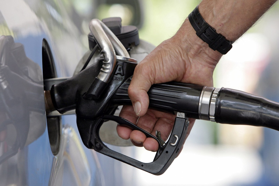 Waarom is diesel ineens weer veel goedkoper?