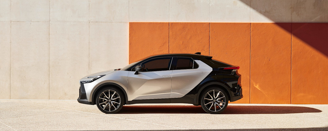 C-HR 2023: tutto nuovo il SUV ibrido Toyota di piccole dimensioni
