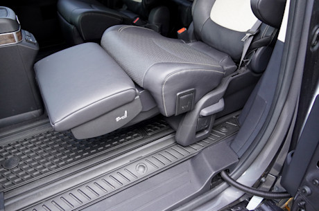 Duel de minifourgonnettes hybrides : la Kia Carnival se frotte à la Toyota Sienna Image