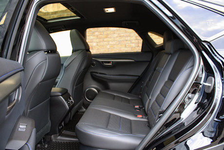 Lexus NX 300h 2021 : essai routier Image