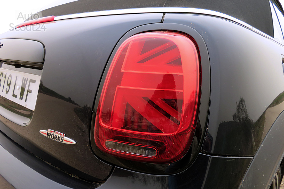 11_mini cabrio jcw_piloto.JPG