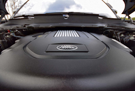 Editorial 2018 land rover discovery hse luxury td6 18 jp