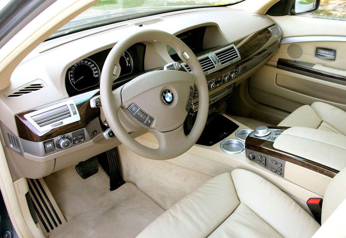 bmw-750i-interior