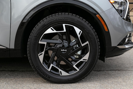 Editorial 2023 kia sportage phev ex premium 08 jw