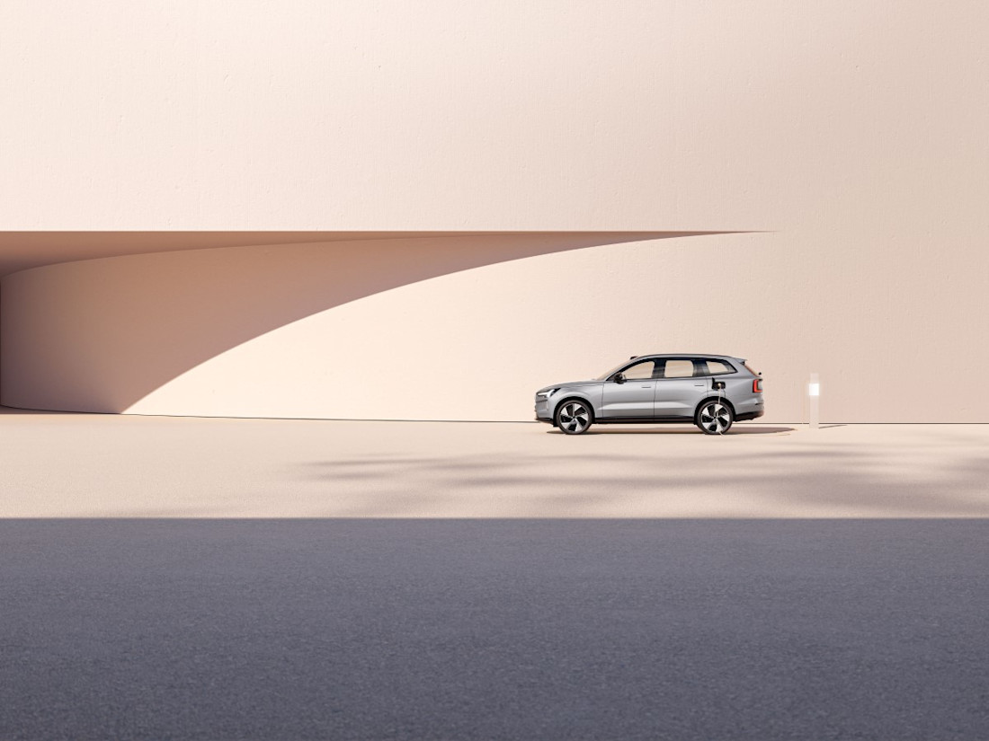305728_Volvo_EX90