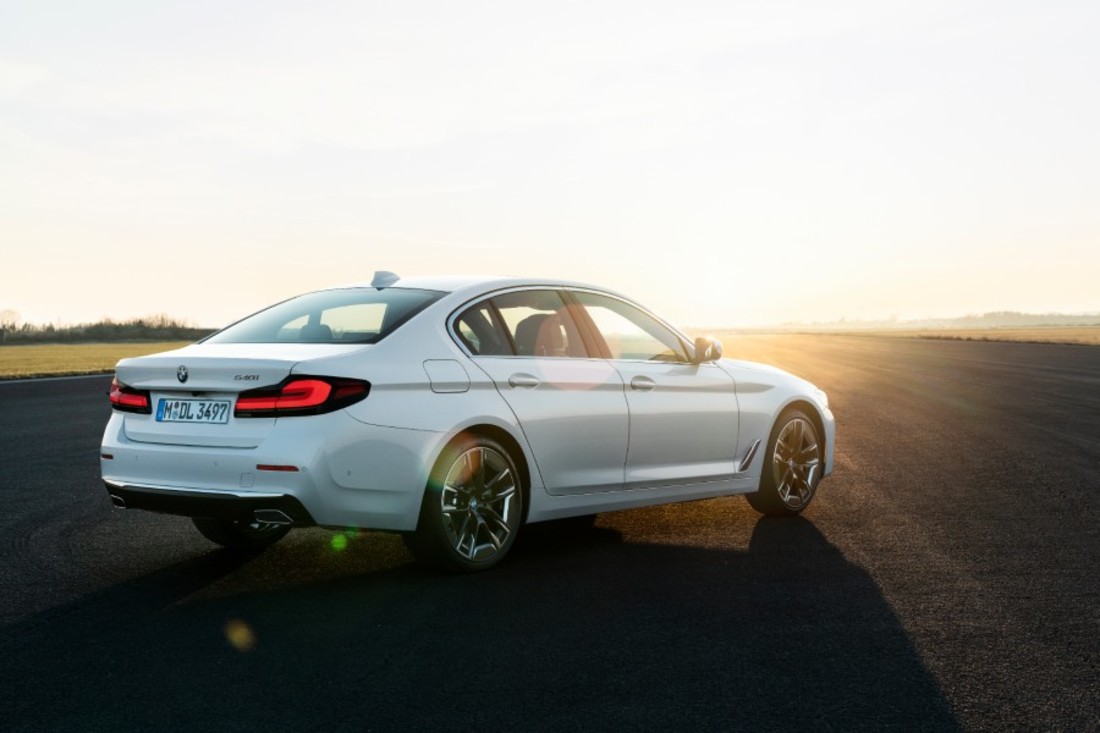 P90389061_highRes_the-new-bmw-540i-sed (1).jpg