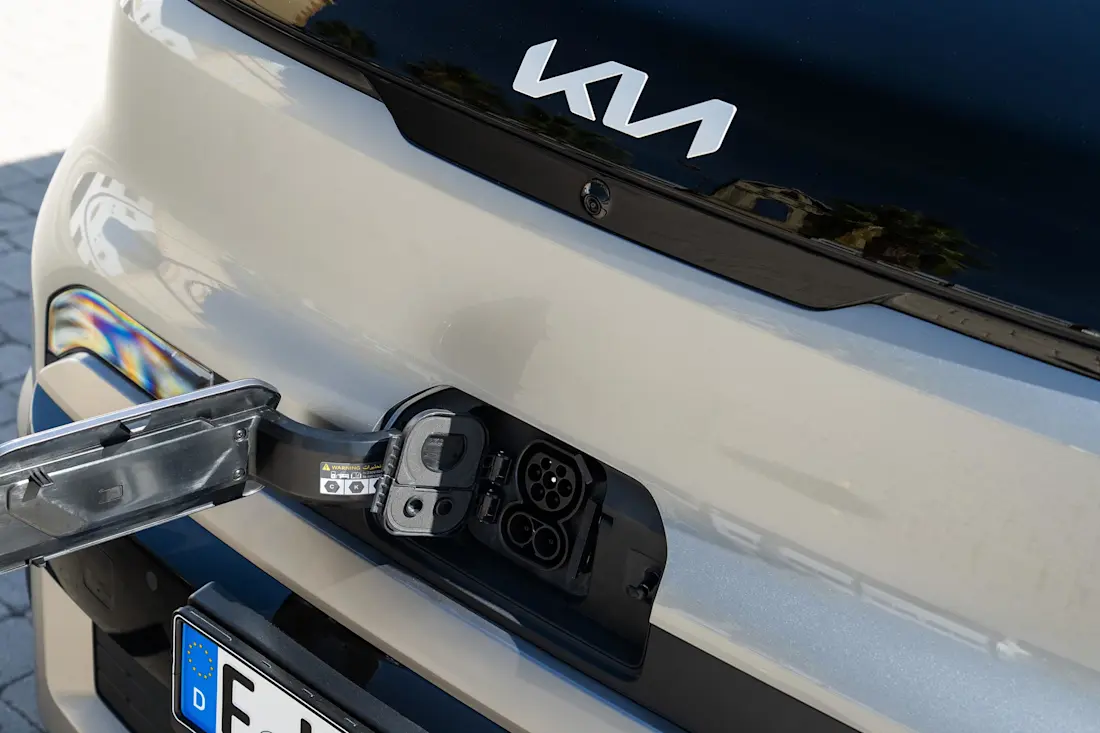 kia pv5-cargo kickoff26 stahlgrau-metallic-ladeklappe