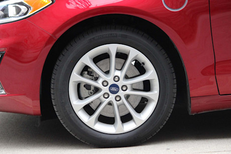 Editorial 2019 ford fusion energi titanium 09 dh