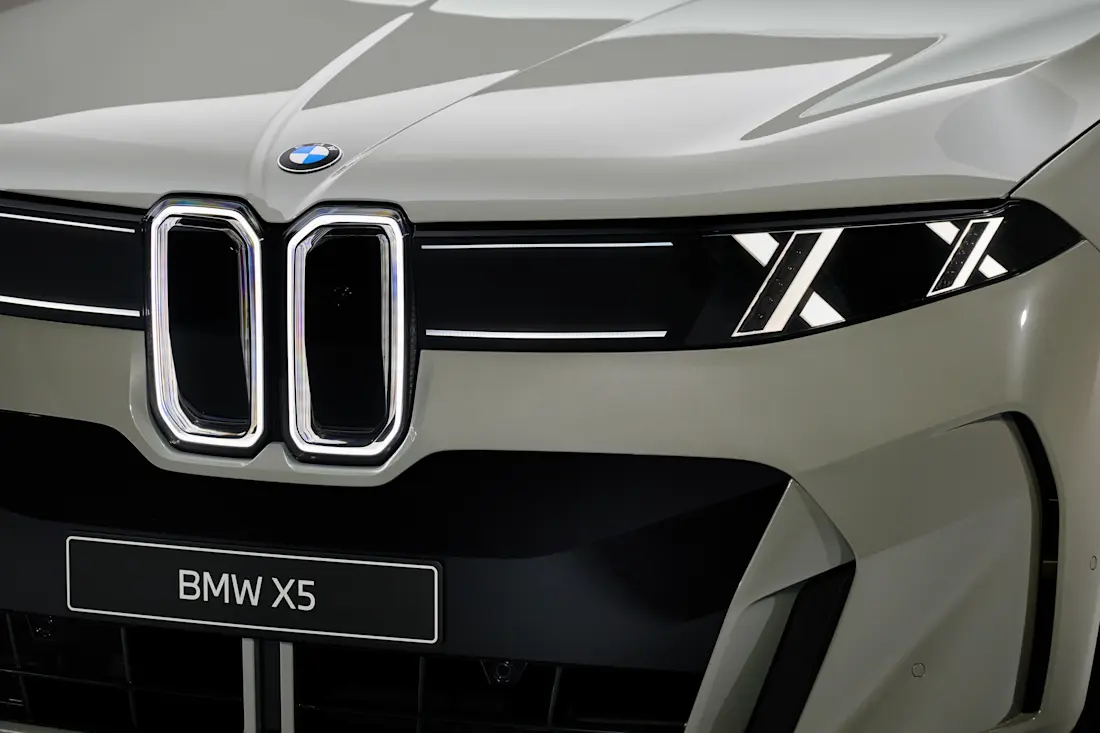 Studio BMW iX5 60 xDrive 010