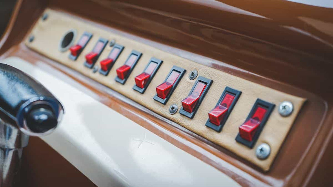 la-bestia-coche-motor-avion-v12-rolls-royce (3).jpg