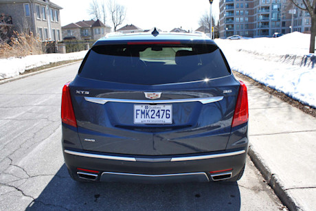 Editorial 2018 cadillac xt5 awd platinum 06 db