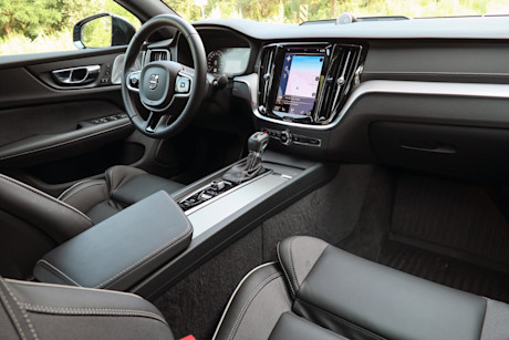 Editorial 2021 volvo v60 t5 awd r design 25 jm