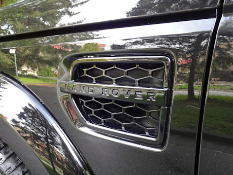 Editorial 2015 land rover lr4 hse luxury sh 16