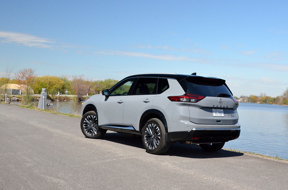 Nissan Rogue Platinum 2024 : essai routier Body Image