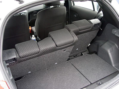 Editorial 2006 toyota yaris le 4dr gy 05