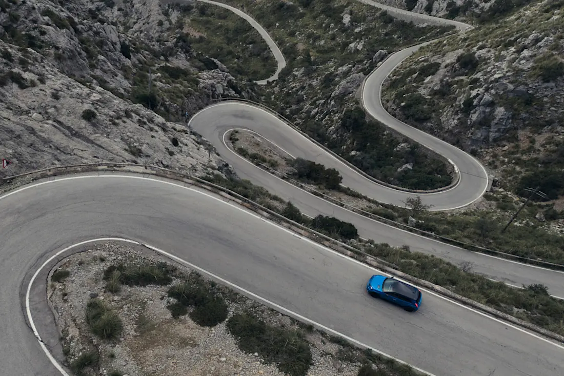 Alpine A290-kurvige Landstraßen