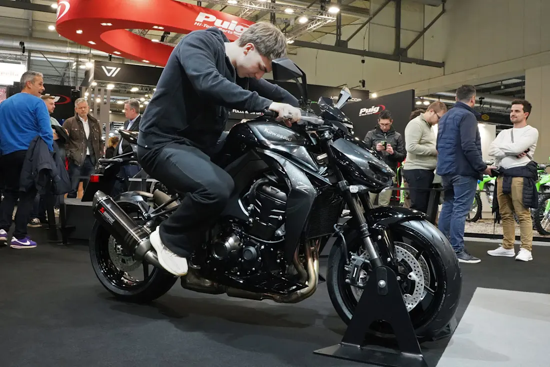 9 eicma-2025 kawasaki-z1100