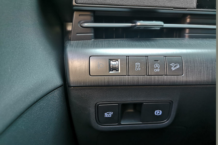 hyundai-kona-2023-1-0-mhev-tecno-review-autoscout24 (21).jpg