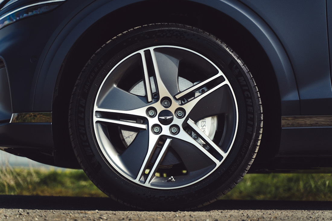 genesis-gv70-electrified-2026 (8).jpg