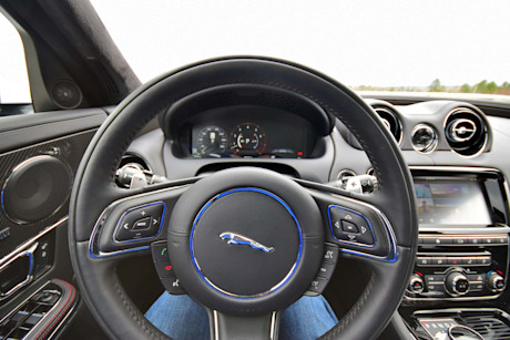Editorial 2018 jaguar xjr 575 23 jp