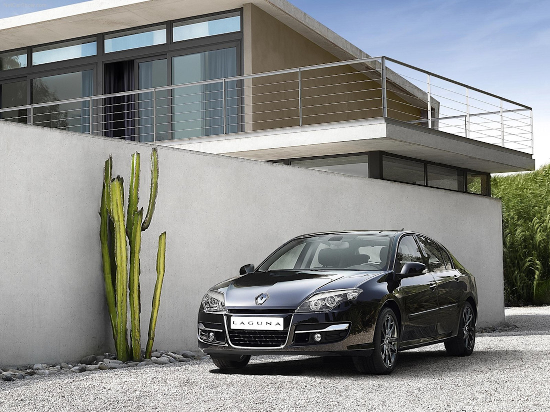 Renault-Laguna-2011-1600-02