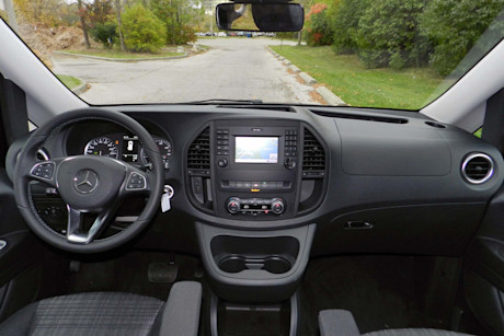 Editorial 2016 mercedes benz metris passenger van jb 13