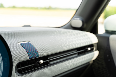 Editorial 2025 mini cooper s 3 door td jw 240903 19