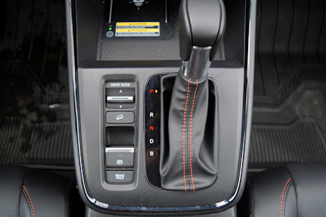 Editorial 2023 honda cr v touring hybrid 230619 19 sha