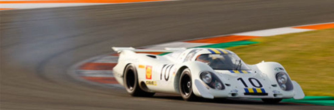 Reportage: Derek Bell, Willi Kauhsen et Norbert Singer ressuscitent la Porsche 917 de John Woolfe – Les Trois Mousquetaires de Porsche