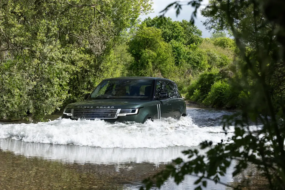 range-rover-electric-wading-020926-2ef71c
