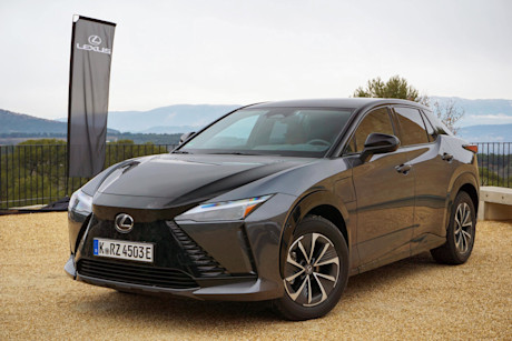 Editorial 2023 lexus rz 450e 04 di