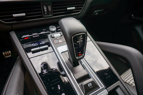 Editorial 2021 porsche cayenne gts coupe 36 jl