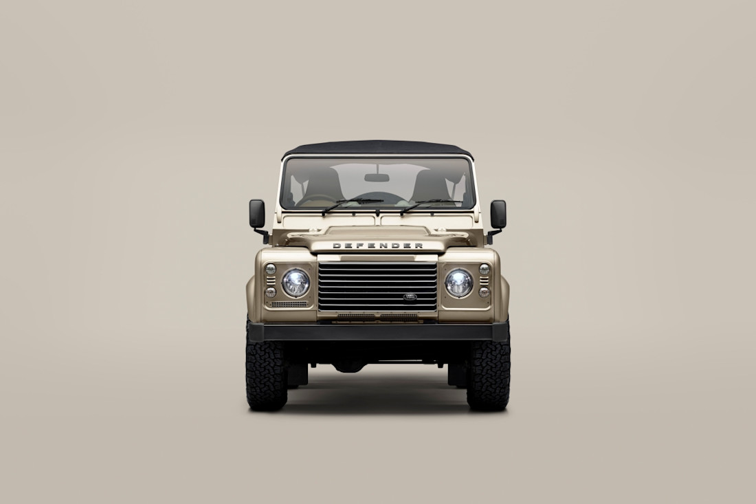 Land-Rover-Defender-Classic-V8-Soft-Top-2025 (4).jpg